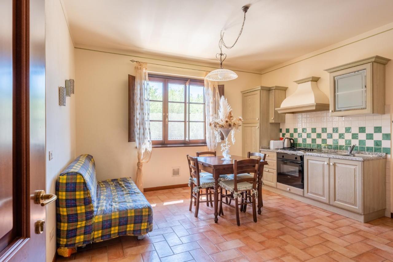 Casolare Dei Fiori - Mughetto Villa Montecarlo Luaran gambar