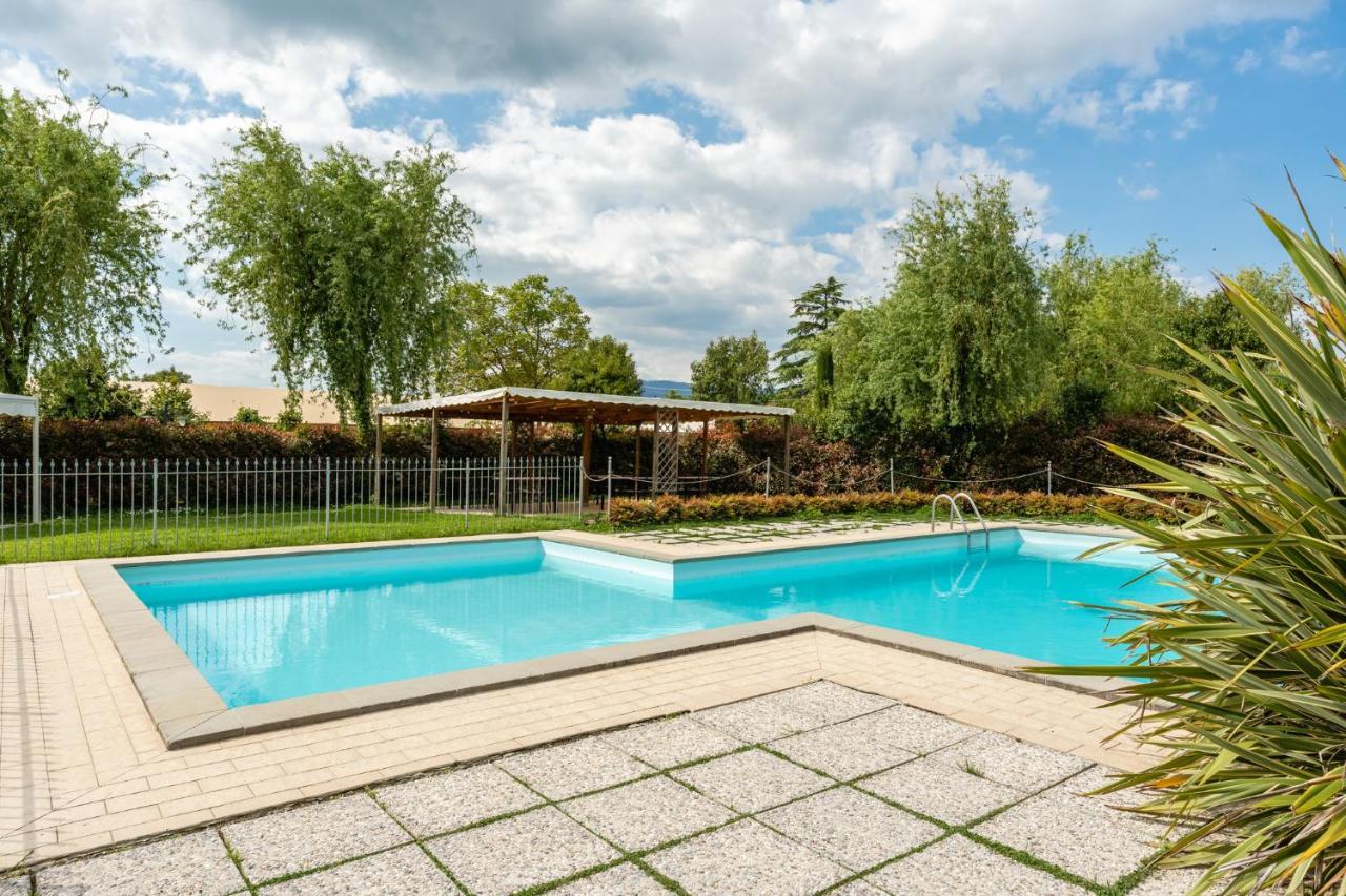 Casolare Dei Fiori - Mughetto Villa Montecarlo Luaran gambar