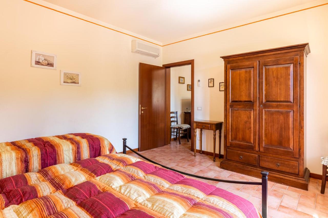 Casolare Dei Fiori - Mughetto Villa Montecarlo Luaran gambar