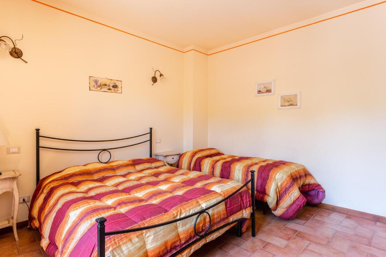 Casolare Dei Fiori - Mughetto Villa Montecarlo Luaran gambar