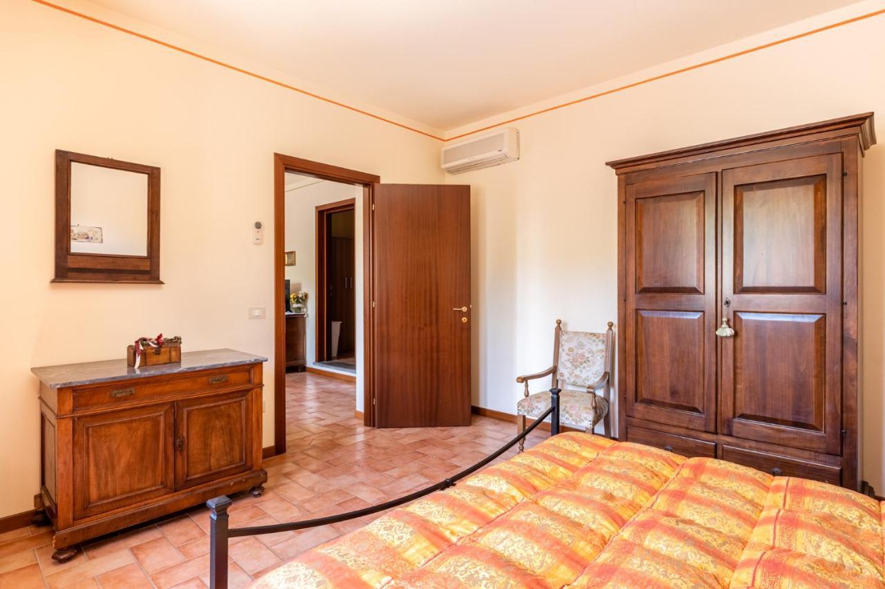 Casolare Dei Fiori - Mughetto Villa Montecarlo Luaran gambar